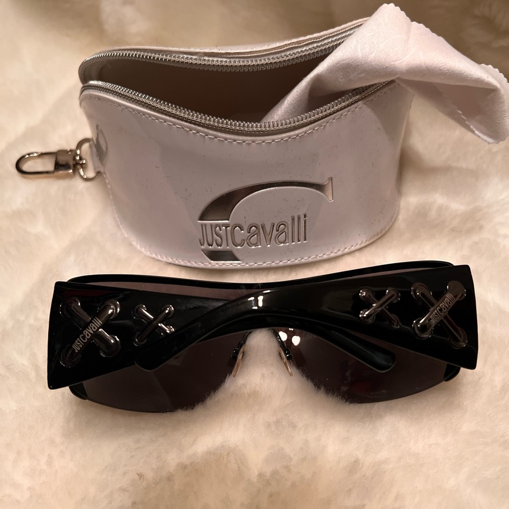 NWOT Authentic  Just Cavalli designer sunglasses